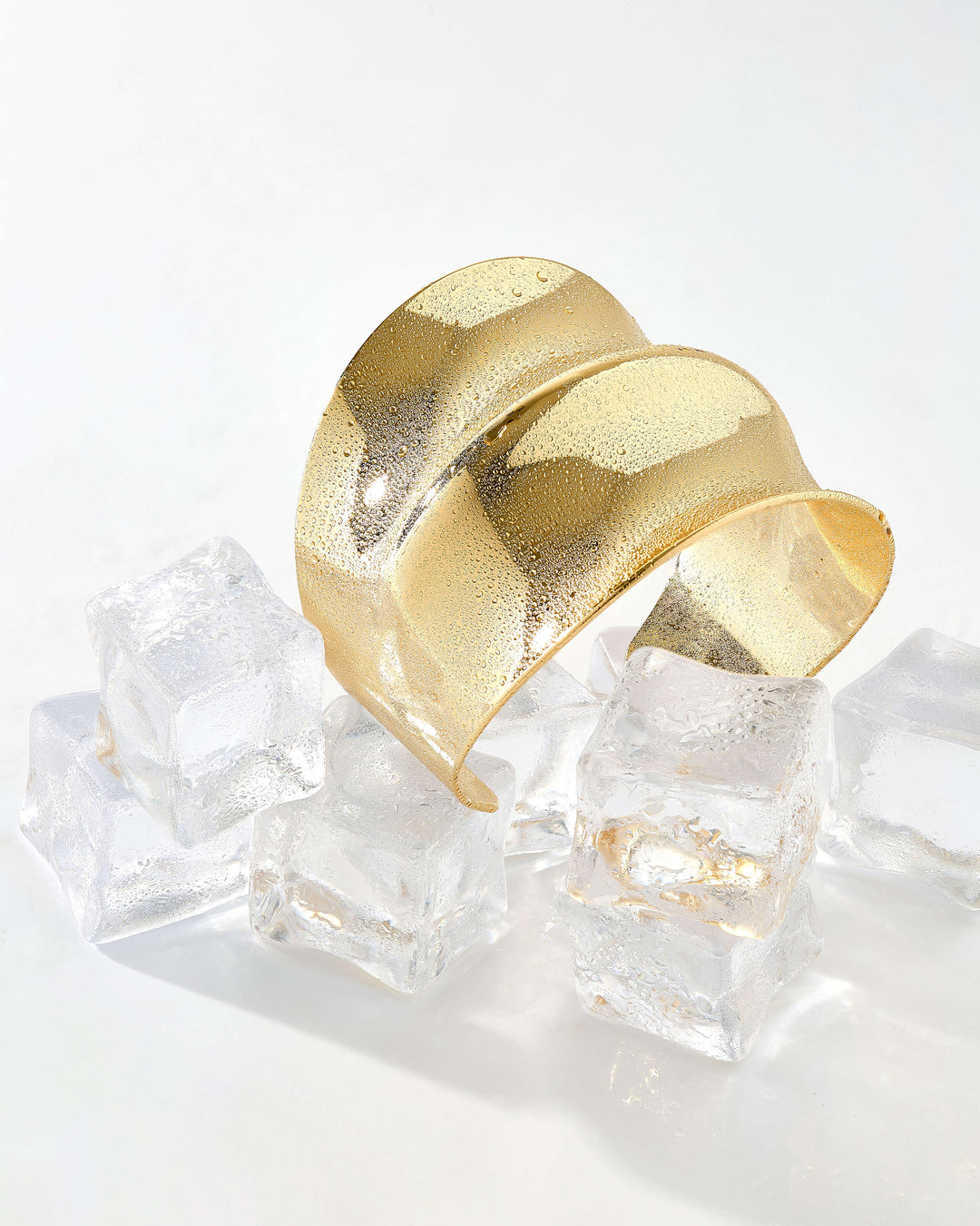 Chunky gold bracelet